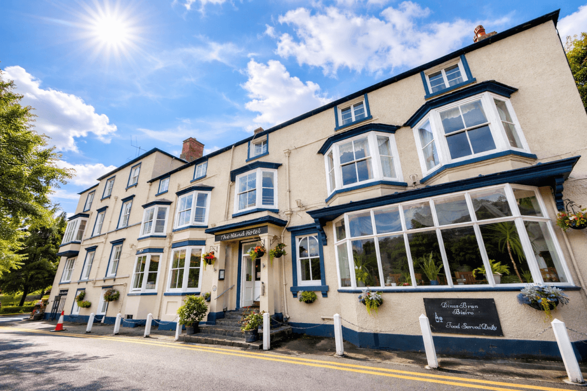 The Hand Hotel Banner