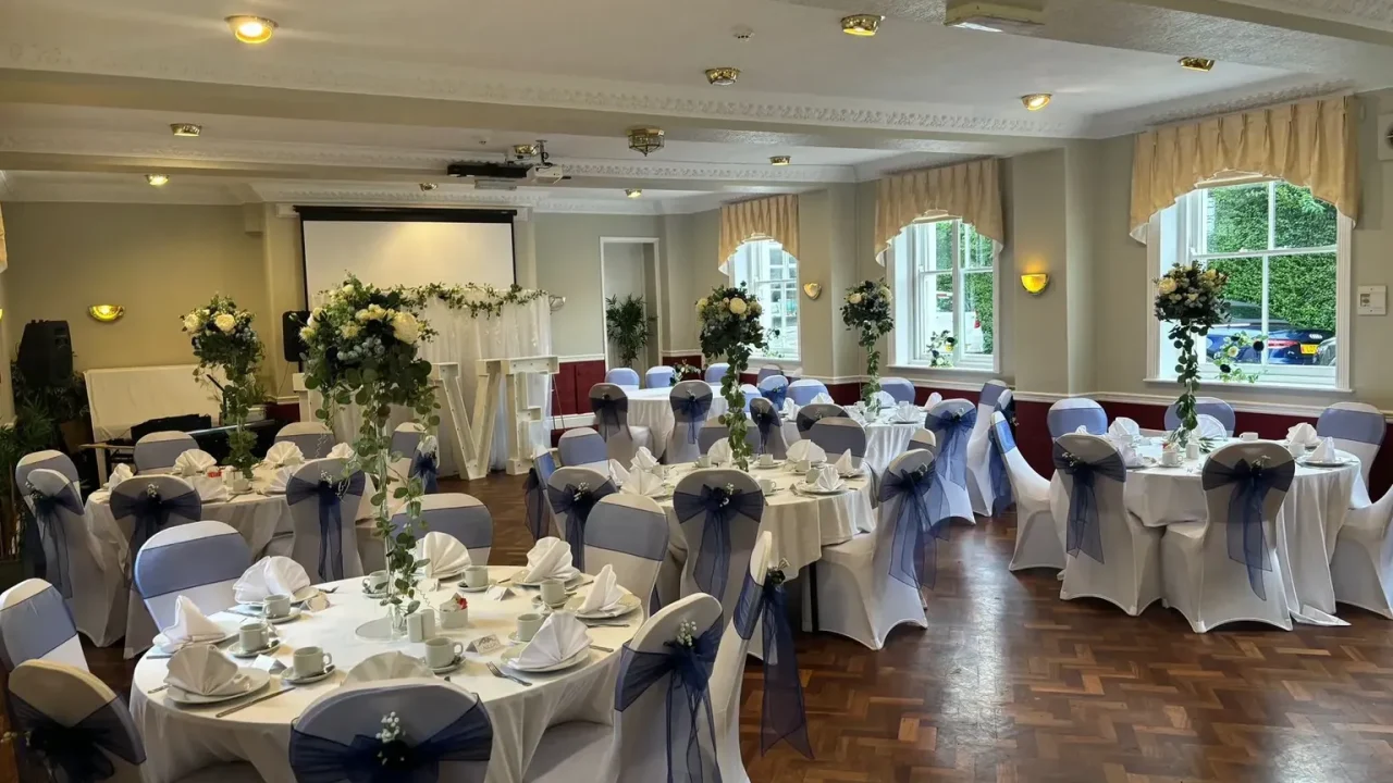 hand hotel weddings 1